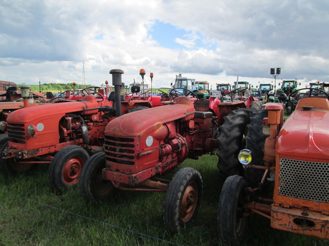 28 - Thimert-Gatelle : Exposition de tracteurs le 21/05/2017 17081010073521374015211827