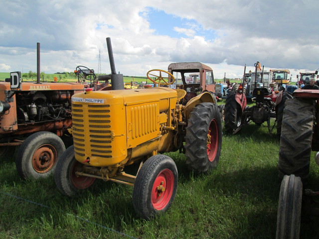 28 - Thimert-Gatelle : Exposition de tracteurs le 21/05/2017 17081010110821374015211834