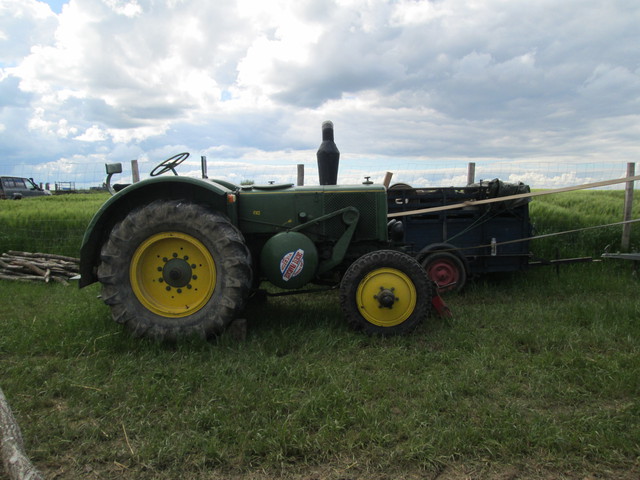 28 - Thimert-Gatelle : Exposition de tracteurs le 21/05/2017 17081010145921374015211842