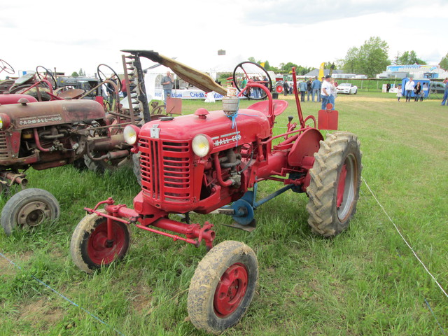 28 - Thimert-Gatelle : Exposition de tracteurs le 21/05/2017 17081010163921374015211847