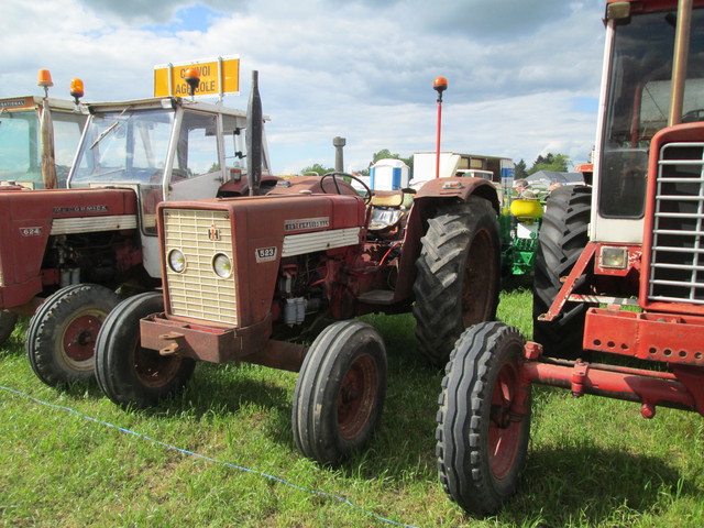 28 - Thimert-Gatelle : Exposition de tracteurs le 21/05/2017 17081010244421374015211861