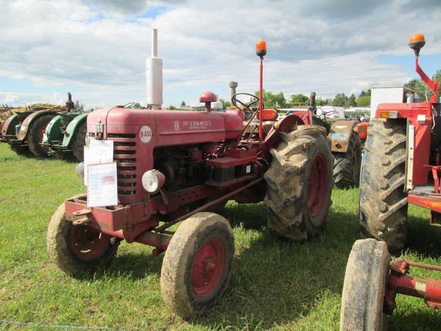 28 - Thimert-Gatelle : Exposition de tracteurs le 21/05/2017 17081010280121374015211865