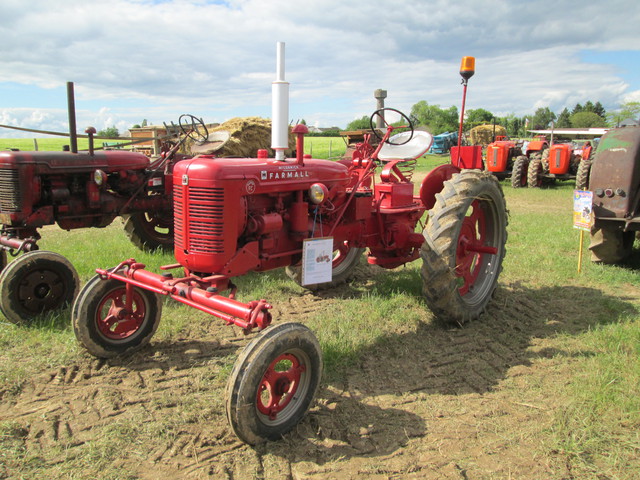 28 - Thimert-Gatelle : Exposition de tracteurs le 21/05/2017 17081010285421374015211866