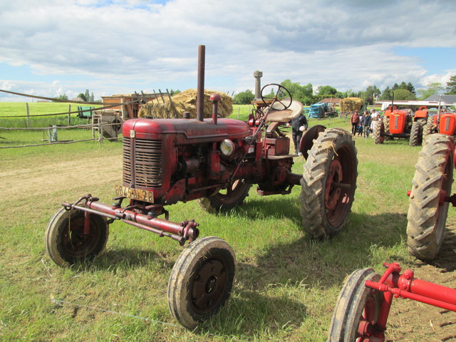 28 - Thimert-Gatelle : Exposition de tracteurs le 21/05/2017 17081010295021374015211870