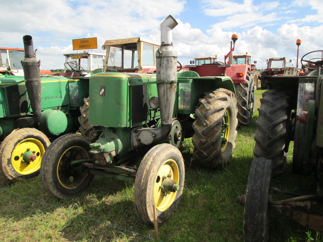 28 - Thimert-Gatelle : Exposition de tracteurs le 21/05/2017 17081010325821374015211875