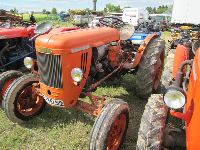 28 - Thimert-Gatelle : Exposition de tracteurs le 21/05/2017 17081010402821374015211890