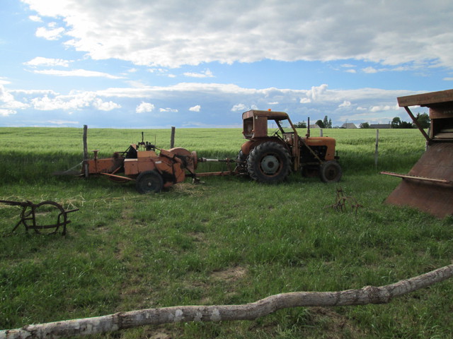 28 - Thimert-Gatelle : Exposition de tracteurs le 21/05/2017 17081010490621374015211903