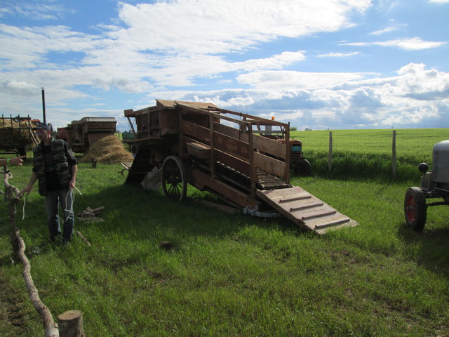 28 - Thimert-Gatelle : Exposition de tracteurs le 21/05/2017 17081010503921374015211905