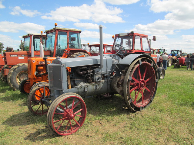 28 - Thimert-Gatelle : Exposition de tracteurs le 21/05/2017 17081011105821374015211931