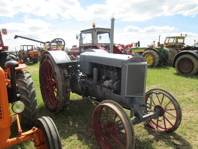 28 - Thimert-Gatelle : Exposition de tracteurs le 21/05/2017 17081011114421374015211932