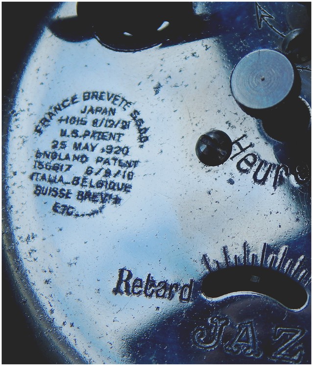 Qui s'intéresse au réveil mécanique...? - tome 2 - Page 27 17101906405910805315330264