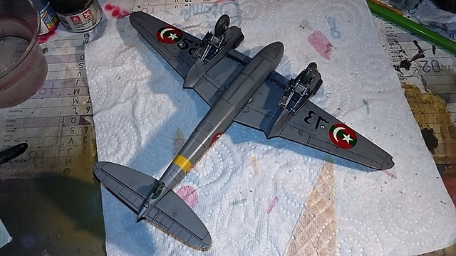 (Concours Désert) Mosquito Tamiya 1/72ème Album Tintin "Coke en stock" - Fin page 6! - Page 5 1711080641399736115359979