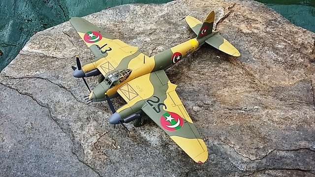 (Concours Désert) Mosquito Tamiya 1/72ème Album Tintin "Coke en stock" - Fin page 6! - Page 5 1711090913529736115361736