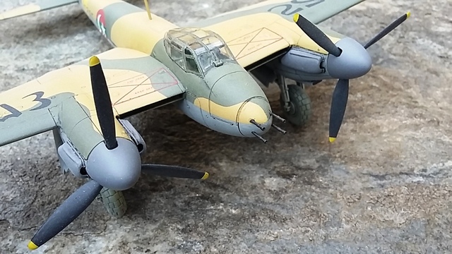 (Concours Désert) Mosquito Tamiya 1/72ème Album Tintin "Coke en stock" - Fin page 6! - Page 5 1711090914269736115361742