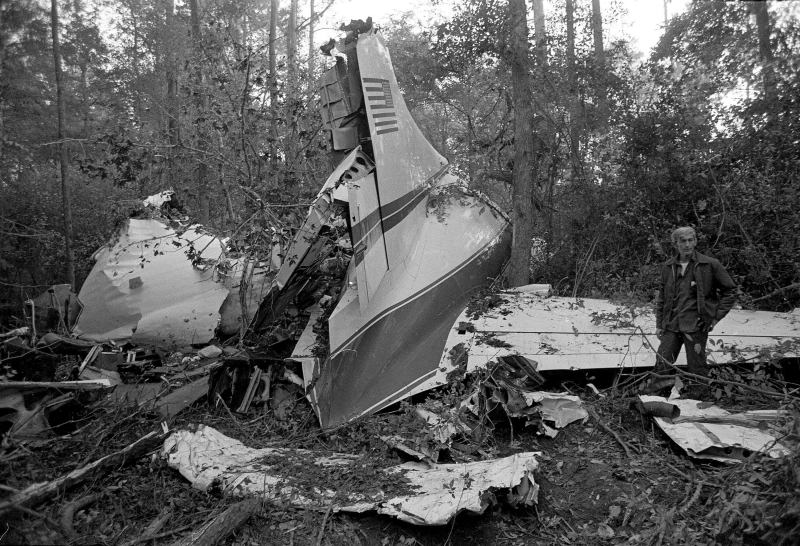 Lynyrd Skynyrd_Convair cv240 Crash