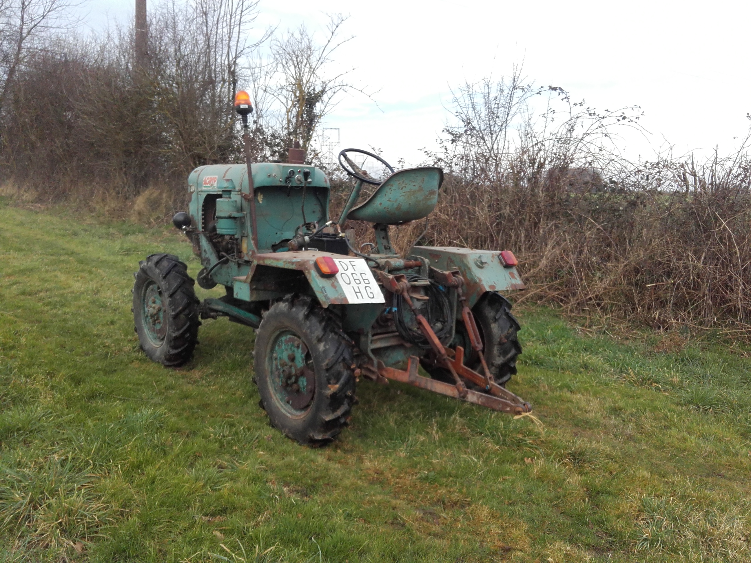 AGRIP les tracteurs forestiers - Page 9 18011309181023332215451741